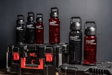 PACKOUT™ ΠΛΑΣΤΙΚΟ ΜΠΟΥΚΑΛΙ ΚΟΚΚΙΝΟ 740ml Milwaukee (4932498636)